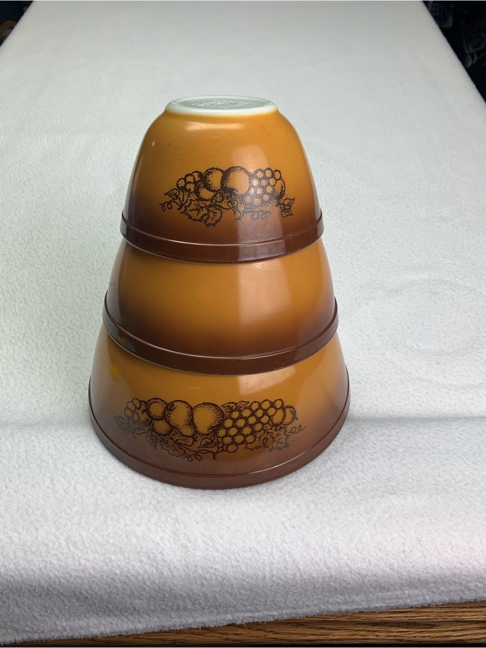 VINTAGE PYREX Old Orchard nesting mixing bowl set 401-402-403 EXCELLENT - Picture 2 of 9